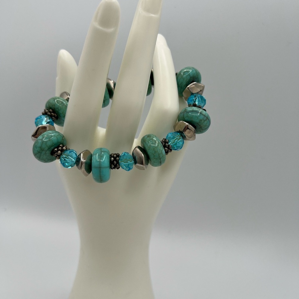 Turquoise‎ and Blue Beaded Stretched Bracelet